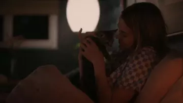 Wray Lounge Set in Lilca Chèque porté par Alice Pieszecki (Leisha Hailey) comme on le voit dans The L Word: Generation Q (S03E07)