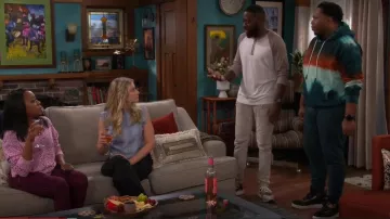 Onze joggeurs parisiens portés par Marty Butler (Marcel Spears) vus dans The Neighborhood (S04E10)