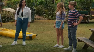 Converse Chuck Tay­lor All Star Ox worn by Destiny Baker (Mallory James Mahoney) as seen in BUNK'D (S06E10)