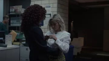 Jupe à carreaux en tartan Maje Kilt portée par Liz Kim (S.J. Son) vue dans Kaléidoscope (S01E01)