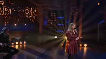 Mango Ruffle Satin Dress worn by Kelly Clarkson as seen in The Kelly Clarkson Show on January 3, 2023