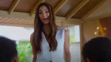 Victoria Beckham White Woven Vest worn by Elena Roarke (Roselyn Sánchez) as seen in Fantasy Island (S01E01)