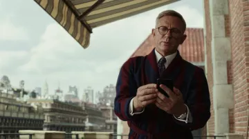 Derek Rose Striped dressing gown worn by Benoit Blanc (Daniel Craig) as seen in Glass Onion: A Knives Out Mystery