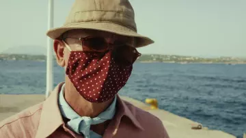 Polka dots face mask worn by Benoit Blanc (Daniel Craig) as seen in Glass Onion: A Knives Out Mystery
