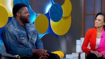 Dolce & Gabbana Distressed Denim Jacket usada por Winston Duke como se ve en Good Morning America el 4 de enero de 2023