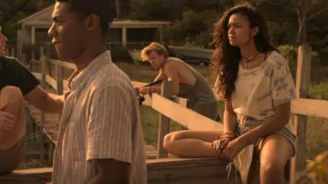 Vans Unisex Old Skool Classic Skate Shoes usadas por Kiara Carrera (Madison Bailey) como se ve en Outer Banks (S01E01)