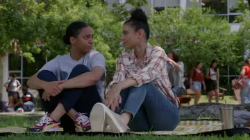 Puma RS Curve Sunset Sneakers worn by Breanna Casey (Aleyse Shannon) as seen in Leverage: Redemption (S02E10)