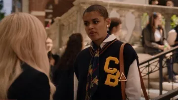 Oscar De La Renta Holly And Ivy Scarf worn by Julien Calloway (Jordan Alexander) as seen in Gossip Girl (S02E07)