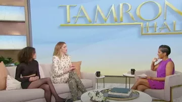 Botas Tory Burch usadas por Brianne Howey vistas en Tamron Hall Show el 4 de enero de 2023