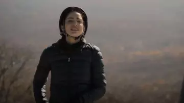 Veste en duvet à col Moncler Lans portée par le Dr Lauren Bloom (Janet Montgomery) vue à New Amsterdam (S05E11)