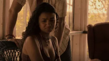 Aerie Ribbed Henley Tank usado por Kiara Carrera (Madison Bailey) como se ve en Outer Banks (S01E02)