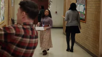 H&M Pleat Skirt worn by Janine Teagues (Quinta Brunson) as seen in Abbott Elementary (S02E11)