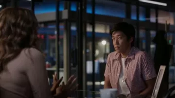 John Varvatos Camisa tejida de manga corta usada por Chris Park (Jay Lee) como se ve en CSI: Vegas (S02E10)