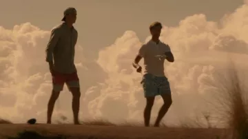 Free Fly Wave Snapback Hat porté par Rafe Cameron (Drew Starkey) vu dans Outer Banks (S01E03)