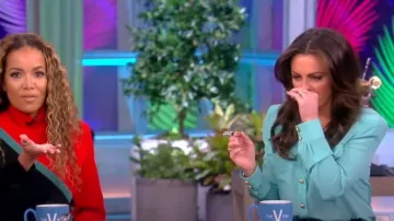 Balmain 2 Pkts Crepe De Chine Camisa abotonada usada por Alyssa Farah como se ve en The View el 6 de enero de 2023