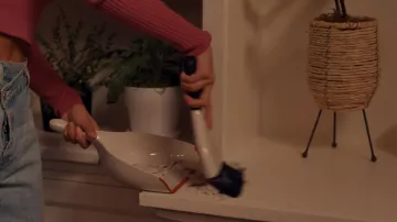 La pala Oxo utilizada por Ginny Miller (Antonia Gentry) en la serie Ginny & Georgia (S02E09)