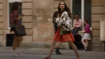 Autorretrato Azaelea Vestido usado por Emily Cooper (Lily Collins) visto en Emily in Paris (S02E03)