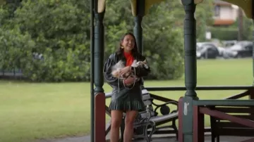 Stradivarius Faux Leather Peplum Mini Skirt usada por Abigail Harley como se ve en The Bachelor Australia(S10E01)