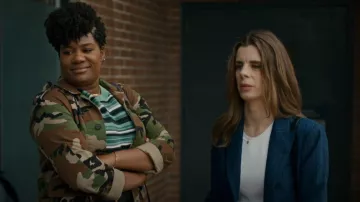 Babaton James Sweater worn by Det. Samantha Wazowski (Meredith MacNeill) as seen in Pretty Hard Cases (S03E02)