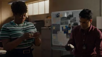 Kendra Scott Herringbone Chain Necklace worn by Det. Kelly Duff (Adrienne C. Moore) as seen in Pretty Hard Cases (S03E02)