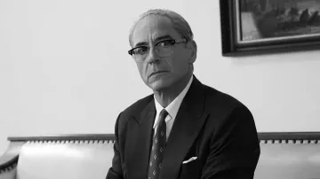 The prescription glasses worn by Lewis Strauss (Robert Downey Jr.) in the movie Oppenheimer