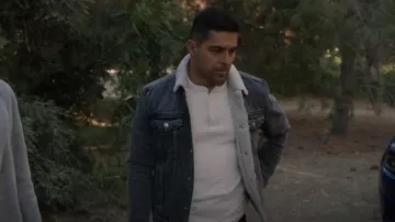 Chaqueta vaquera forrada de sherpa de All Saints Midland usada por Nick Torres (Wilmer Valderrama) como se ve en NCIS (S20E10)
