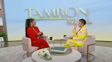 Tom Ford Velvet Flared-Leg Suit Pantalon porté par Kenya Moore vu au Tamron Hall Show le 9 janvier 2023