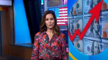 Milly Lacey Floral-Print Button-Down Top worn by Rebecca Jarvis as seen in Good Morning America on January 12, 2023