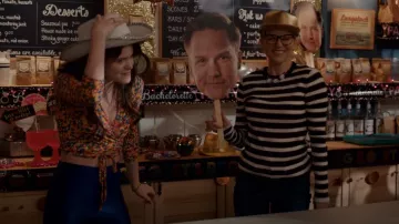 American Apparel Flower Juliard Top porté par Maxine Baker (Sara Waisglass) vu dans Ginny & Georgia (S01E07)