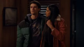 Veste matelassée Zara portée par Marcus Baker (Felix Mallard) vue dans Ginny & Georgia (S02E08)