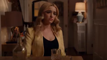 Zara Inverted Lapel Long Blazer porté par Georgia Miller (Brianne Howey) comme on le voit dans Ginny & Georgia (S02E09)