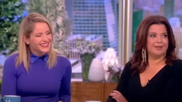 Alice + Olivia Porla Suéter de lana elástica con cuello usado por Sara Haines como se ve en The View el 13 de enero de 2023