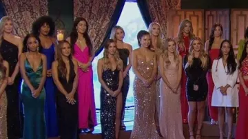La Femme Vestido rosa usado por Melina Nasab como se ve en The Bachelor (S26E01)