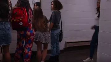 Dr Martens 1460 Liso usado por Ginny Miller (Antonia Gentry) como se ve en Ginny & Georgia (S01E02)