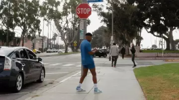 Jordan Air Jordan 1 Retro High "Hyper Royal" Zapatillas usadas por Devin Roundtree (Caleb Castille) como se ve en NCIS: Los Ángeles (S14E11)