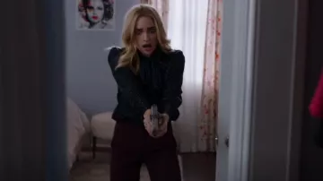 Pantalones Theory Demitria usados por Georgia Miller (Brianne Howey) como se ve en Ginny & Georgia (S01E06)