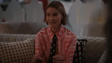 Chemise à carreaux G imbriquée Gucci portée par Alice Pieszecki (Leisha Hailey) comme on le voit dans The L Word: Generation Q (S03E09)