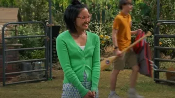 Zara Ribbed Knit Cardigan usado por Megan (Grace Lu) como se ve en BUNK'D (S06E12)