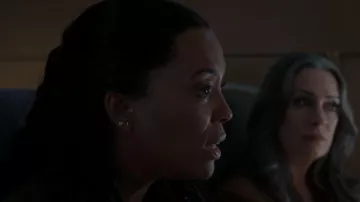 Tara Lewis (Aisha Tyler) como se ve en Criminal Minds (S16E06)