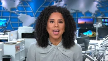 Club Monaco Twist Neck Top worn by Adriana Diaz as seen in CBS Mornings on January 11, 2023