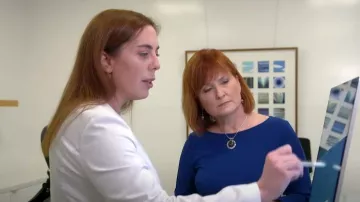 Karl Lagerfeld Tulip Sleeve Crepe Dress worn by Anna Werner as seen in CBS Mornings on January 17, 2023