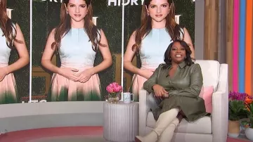 Veronica Beard Ameeta Vestido usado por Sherri Shepherd visto en Sherri el 18 de enero de 2023