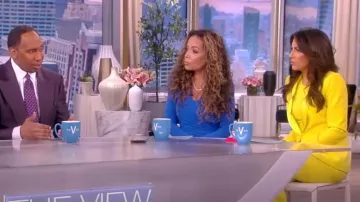 Alice + Olivia Pepper Deep Shawl-Collar Ajustado Blazer usado por Alyssa Farah como se ve en The View el 17 de enero de 2023