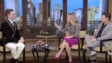 Gianvito Rossi Mirror Calfskin Stiletto Pumps usados por Kelly Ripa como se ve en LIVE with Kelly and Ryan el 19 de enero de 2023