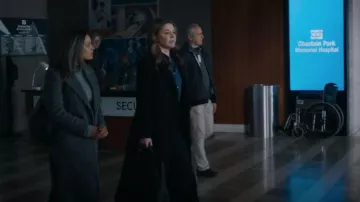 Rebecca Minkoff Sac fourre-tout en cuir Megan porté par Billie Sutton (Jessica Lucas) comme on le voit dans The Resident (S06E11)