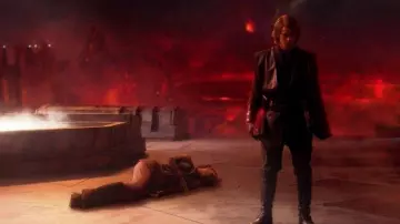 La robe de Jedi noire portée par Anakin Skywalker (Hayden Christensen) dans le film Star Wars, épisode III - La Revanche des Sith