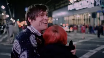 Le pull imprimé galaxie porté par Joel Barish (Jim Carrey) dans le film Eternal Sunshine of the Spotless Mind