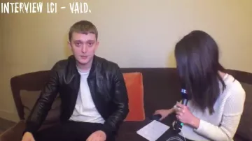 Le blouson en cuir porté par Vald dans son INTERVIEW SUR LCI