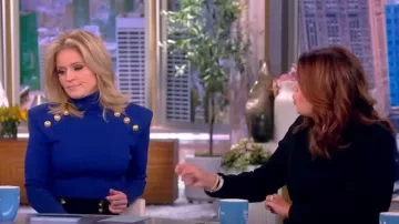 Balmain Glittered Roll-neck Jumper usado por Sara Haines como se ve en The View el 20 de enero de 2023