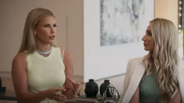 LNA Detra Tank porté par Tracy Tutor comme on le voit dans Million Dollar Listing Los Angeles (S14E06)
